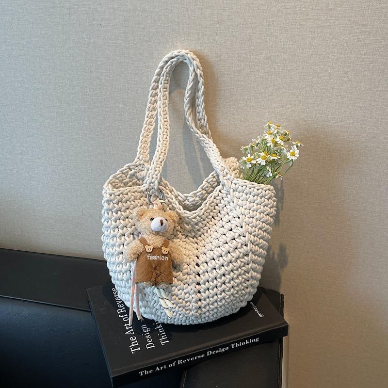 Popular niche design knitted bag new versatile shoulder bag leisure vacation tote bag