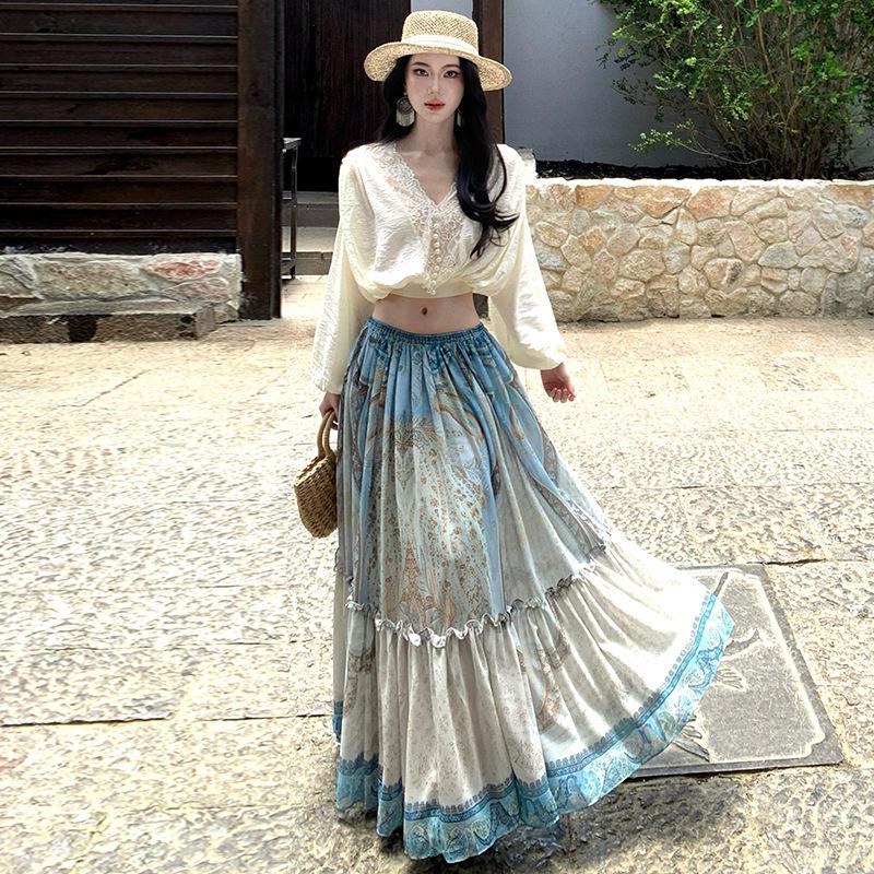 1011 new high-end super fairy French temperament super beautiful lace splicing top skirt set Sanya travel