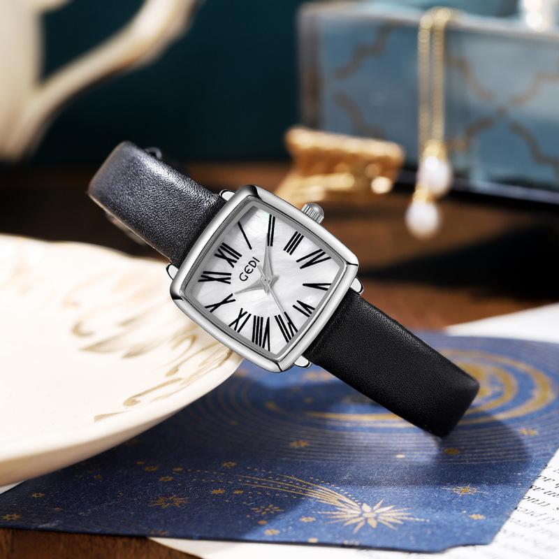 Light Luxury Fritillary Women'S Watch Retro High-Value Square Plate Women'S Watch High-End Fritillary Quartz Watch