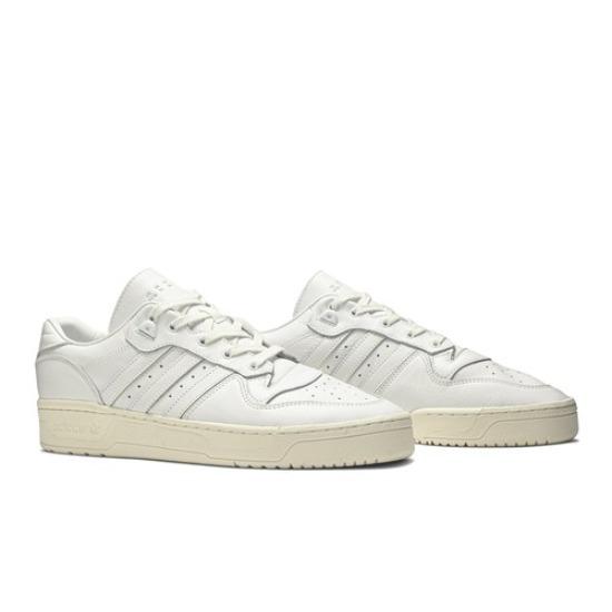 

adidas Rivalry Low Triple White EE9139 EU 43 білий
