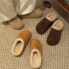 Pantoufles demi-saison à semelles épaisses et à talon compensé intérieur pour femmes, rétro, à enfiler, chaussures paresseuses avec polaire pour garder au chaud, peluche