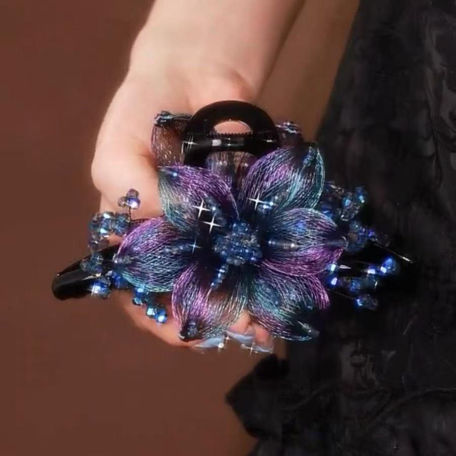 Elegante Fermaglio per Capelli a Forma di Squalo con Fiore Double-Sided Intrecciato a Mano in Filo Metallico Retrò