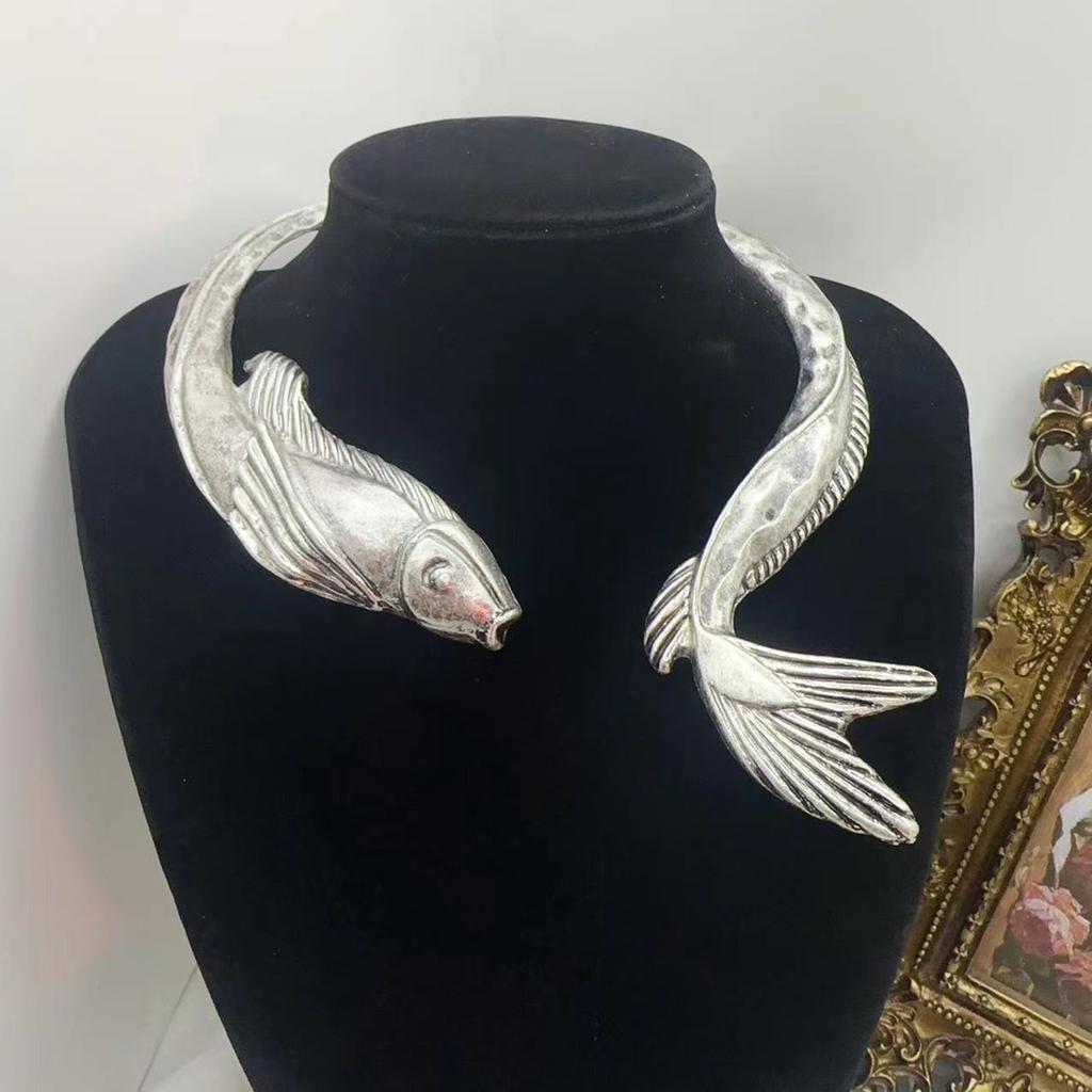 Iögonfallande Fisk Statement Halsband Överdimensionerat Fiskhalsband Legering Textur Unikt Halsband Kedja Smycken för Daglig Fest