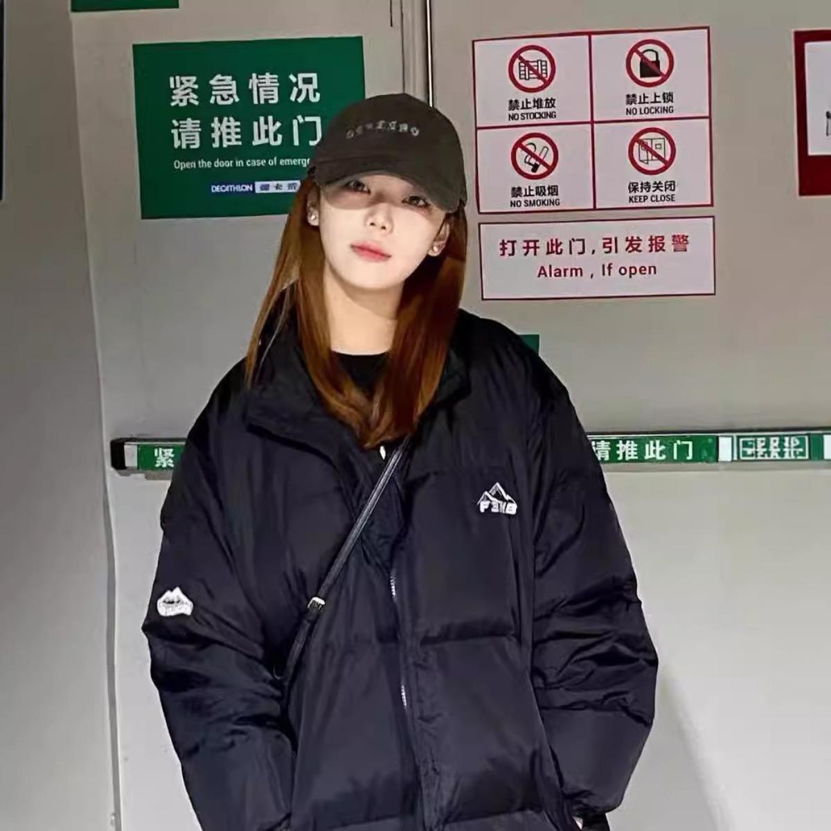 

Autumn and winter down cotton jacket women s short 2025 new Korean version loose plus size thickened couple bread jacket trend S чорний