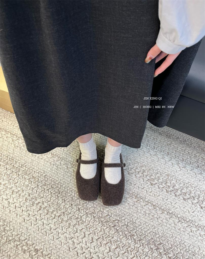 

2025 winter explosion wasteland Mary Jane women s shoes thick heel square head single shoes wear versatile shallow mouth Mary Jane shoes 40 коричневий