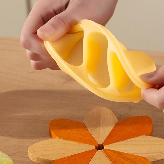 Silicone Ice Cube Tray Three Compartment Twist Release Ice Mold Food BPA-free Grade Safe Ice Cube Maker