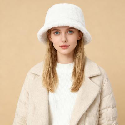 Nouveau Chapeau Seau en Fourrure Moelleuse Chapeau d'Hiver Chaud pour Femme Chapeau de Pêcheur en Peluche Épaissir Journée Froide et Enneigée Casquette Panama Activité Extérieure dans la Neige