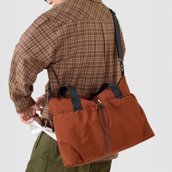 Wasserdichte Sporttasche Crossbody Duffel Bag mit Nassfach Yoga Umhängetasche Fitness-Tote mit Verstellbarem Schultergurt für Männer Frauen Weekender