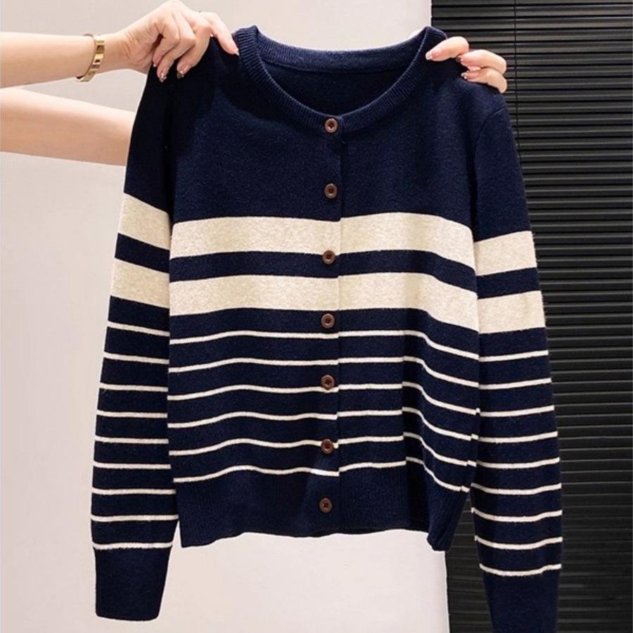 

Core-spun yarn washing water, contrasting color striped crew neck knitted cardigan women s autumn and winter new loose sweater lazy coat one size fits all