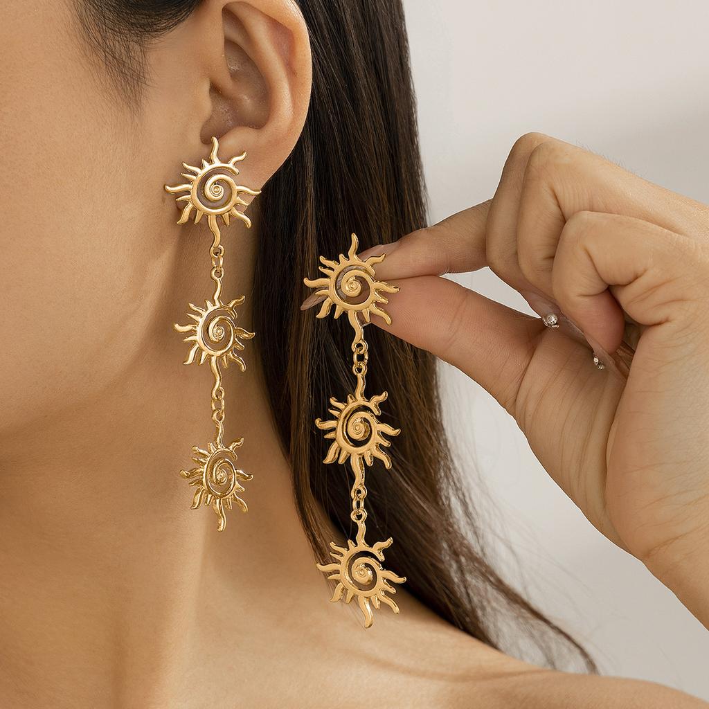 Ethnic Style Threaded Sunflower Necklace Women'S Retro Simple Metal Totem Necklace Jewelry