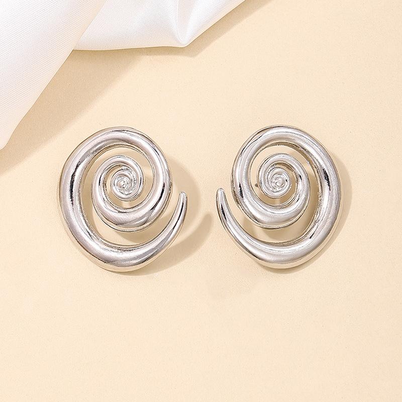 

Vintage Gold Color Spiral Texture Stud Earrings For Women Exaggerated Metal Glossy Hollow Charm Earrings Zircon Gift