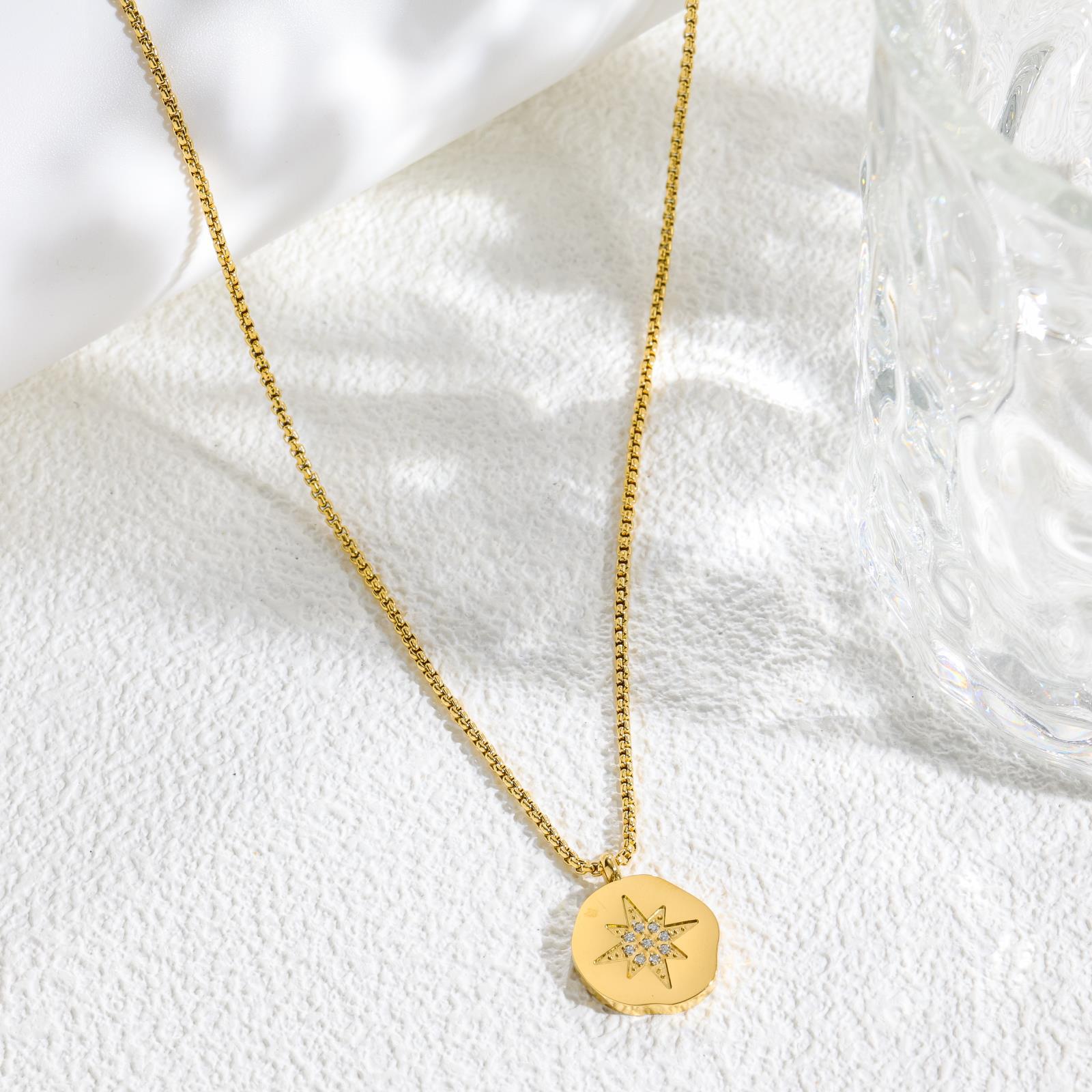 

Fashion Octagram Diamond Round Brand Necklace Female Popular Personality Temperament Titanium Steel Clavicle Chain Versatile