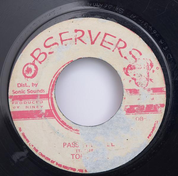 

7-дюймовая пластинка TONY TUFF Pass The Ball OB1 Observers 1983 Ямайка Регги Ска Даб Б/у