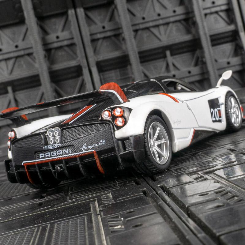 1/32 Simulation Pagani BC Alloy Supercar Model, Doors Can Be Opened with Sound and Light, Car Ornaments
