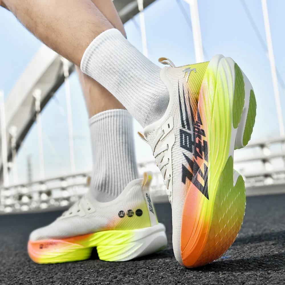 

Парный стиль Мужские и женские кроссовки для бега Новая полная подошва Углеродная пластина Высококачественные кроссовки для бега2025Лето Дышащий сезон 37