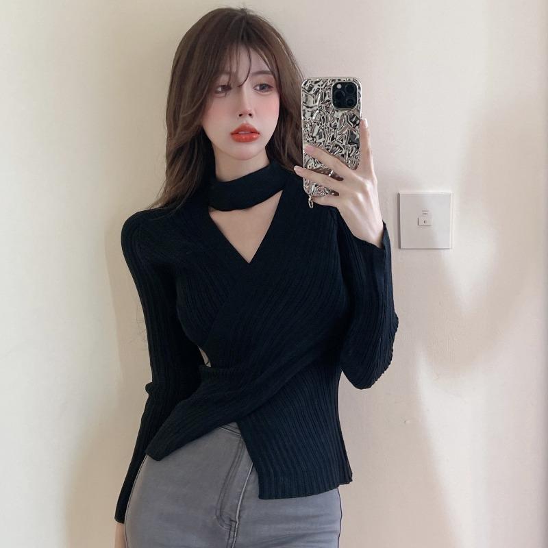 Sexy cross-neck sweater women's inner fit autumn and winter design sense niche chic top long-sleeved knitted sweater autumn