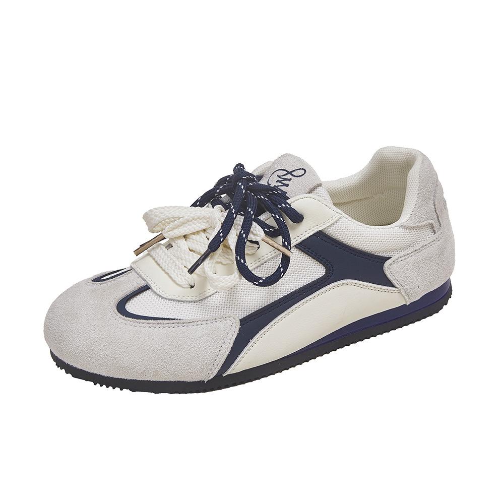Internet celebrity explosion 2025 new casual versatile moral training shoes women's summer flat bottom light sports board shoes black white shoes