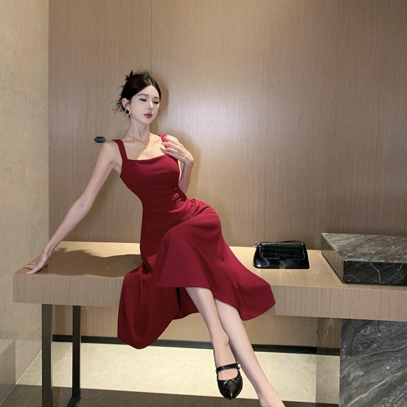 Red square neck suspender dress, summer new waist and thin toasting clothes, engagement red dress