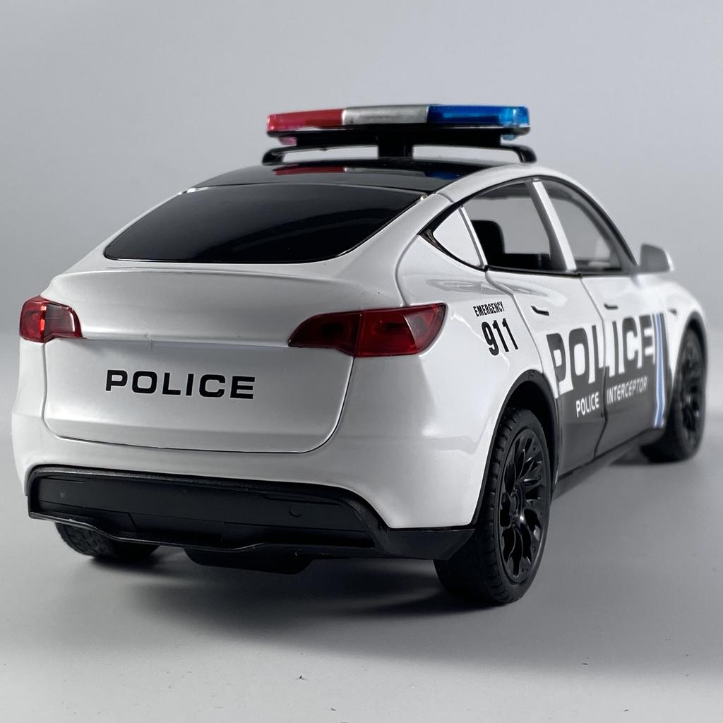 1:24 Model Y Policie Slitina Tlakově litý Model Auta Zvuk & Světlo Pull Back Vysoká Simulace Ozdoba Vnitřní Stolní Dekorace Hobby Chlapec