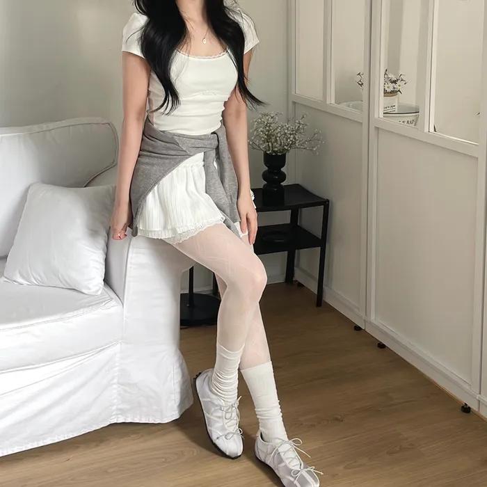Loose check pattern stockings