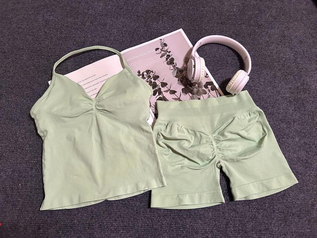 DFYNE Sports Vest & Halter Bra 3/4 Shorts Set