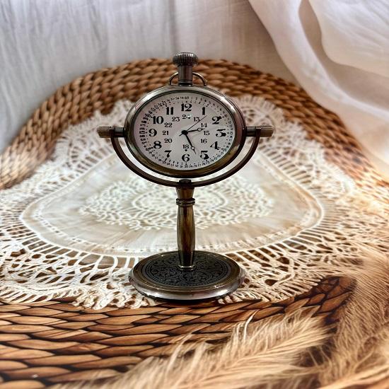 

Латунные настольные часы Настольные часы с индивидуальной гравировкой на подставке Уникальный подарок для него или для нее