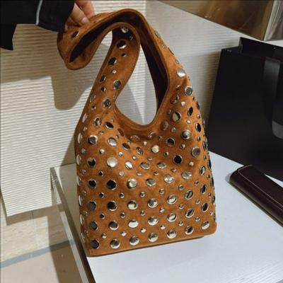 Vintage Underarm Bucket Bag Women's Work Commuter Shoulder Bag Niche Rivet Handbag