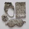 Seidenaugenmaske mit Leopardenmuster und Zubehörset: Enthält Kissenbezug, Haarband, Stirnband und lichtundurchlässige Schlafmaske.