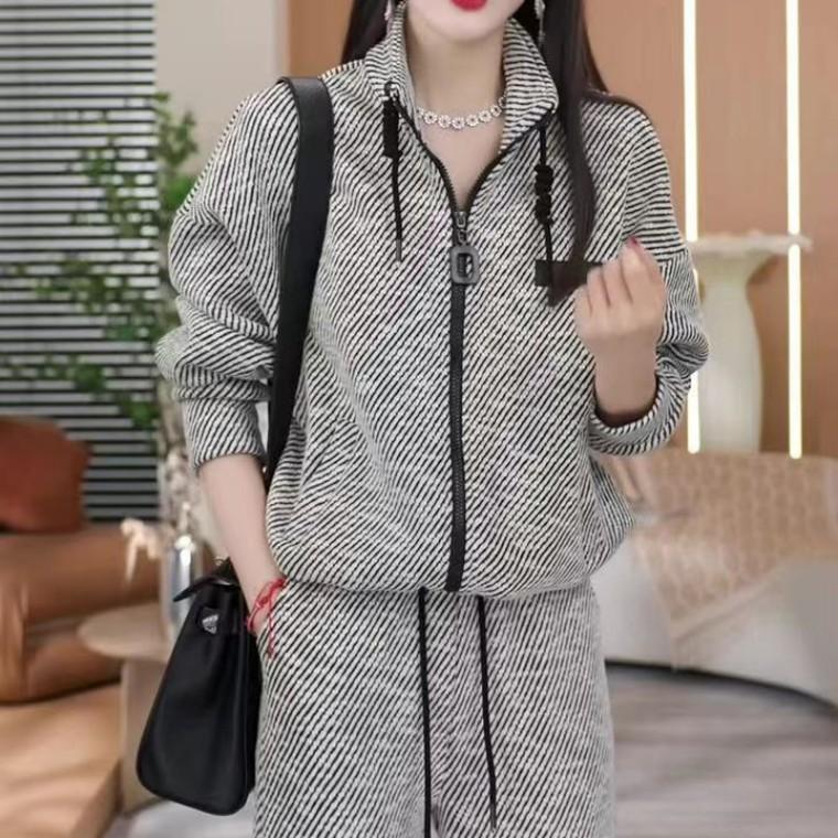 Women's Spring and Fall Striped Casual Sports Suit Loose Zipper Top + Wide Leg Pants Two-piece Set