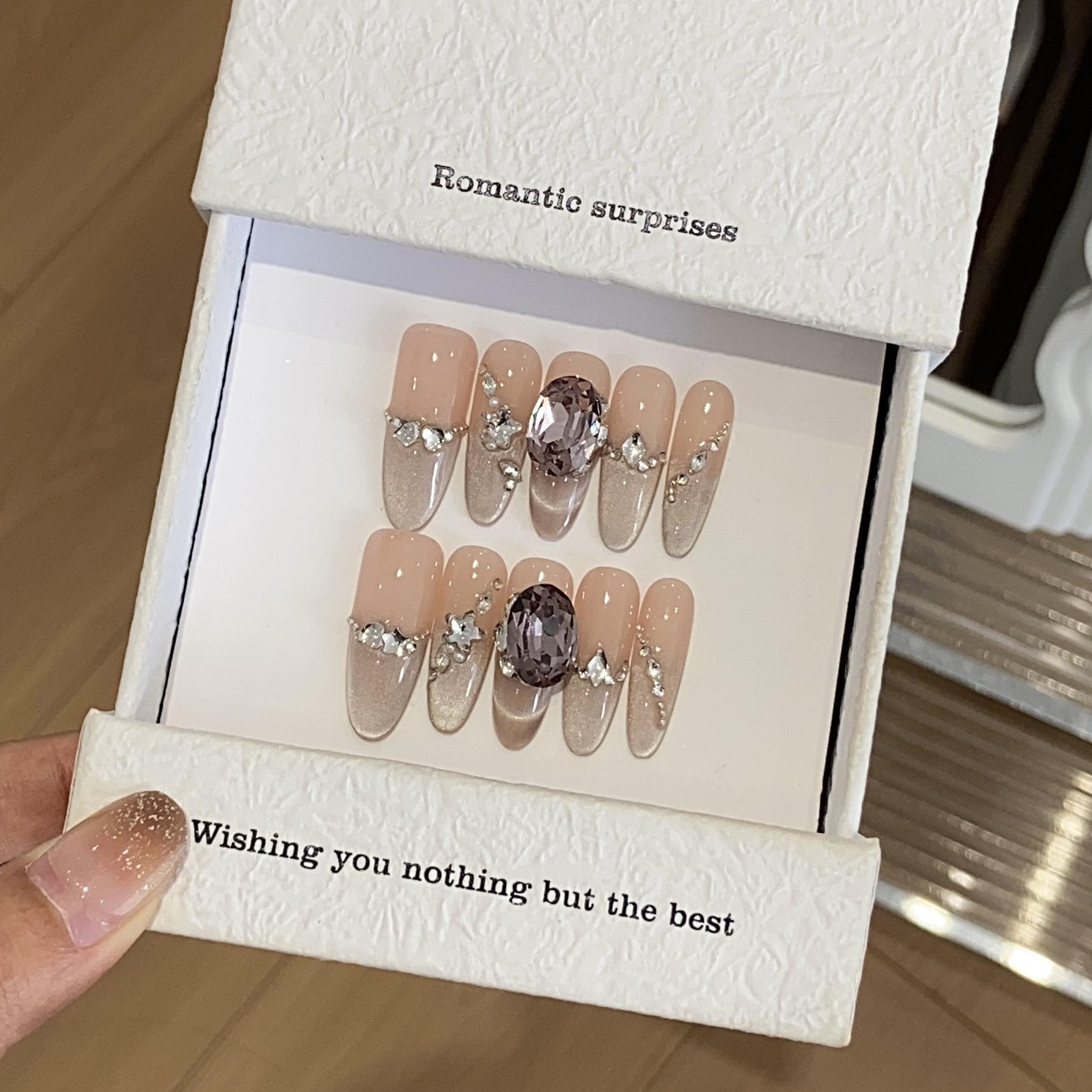 

Градиентная улыбка Кошачий глаз Косой край Сломанный бриллиант Нежный белый глазурованный серый Съемная носимая броня L