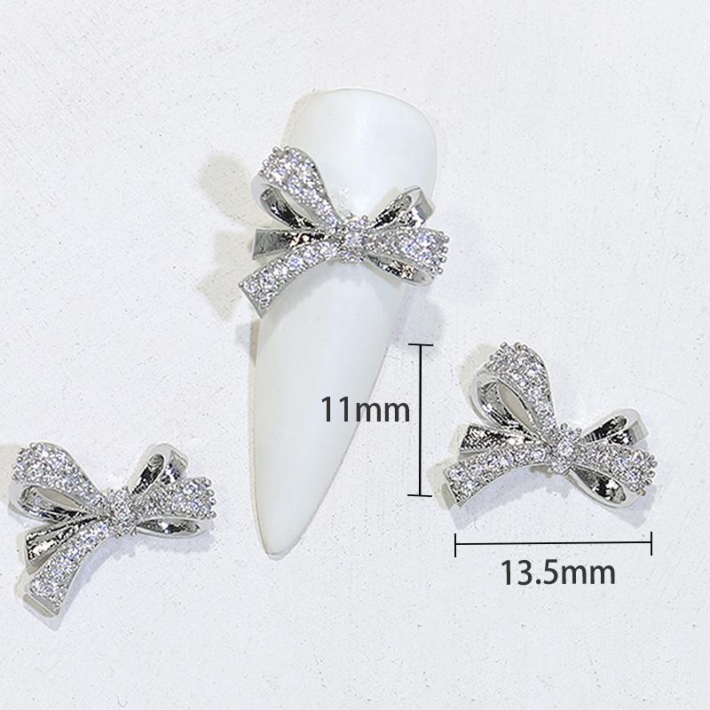 Stříbrná mašlička Zirkonové doplňky na nehty Lesklé diamantové ozdoby na nehty Acc