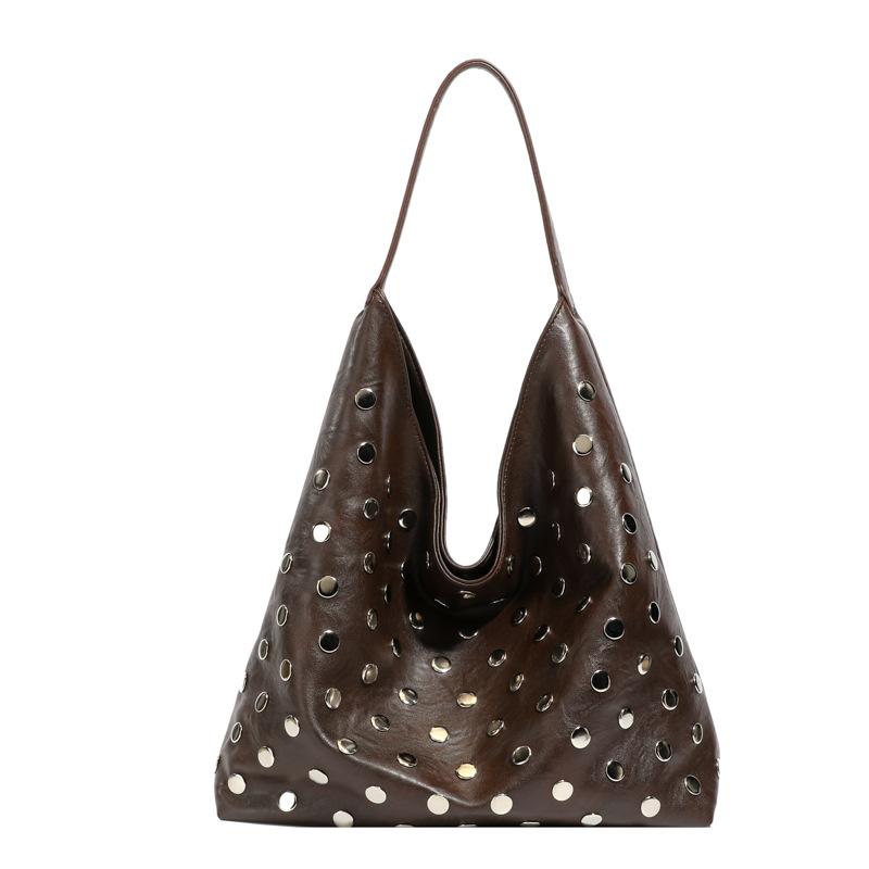 European and American rivet tote bag women's 2026 spring new fashion leisure commuter personalized shoulder bag
