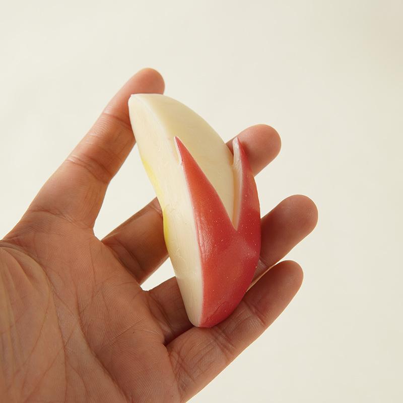 Yongye Xinghe Rabbit Apple PVC Simulated Peeled Apple Slice Keyring Pendant.