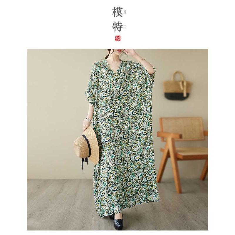 Summer V-neck Large Size Loose Literary Vacation Style Dresses