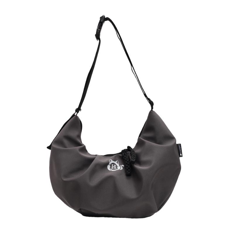 Dumpling bag female messenger bag large capacity commuter bag 2025 new bag single shoulder sports leisure backpack dumpling bag female