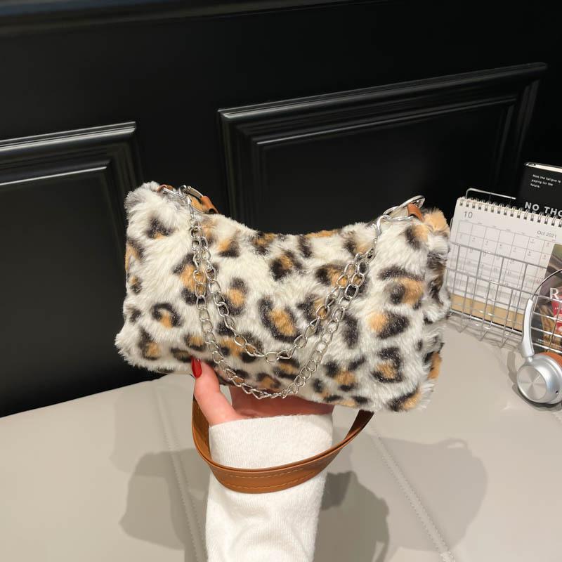 Plush Bag Autumn and Winter Fluffy Texture Messenger Bag Women's Fashion Versatile Bag Commuter Underarm Bag Women