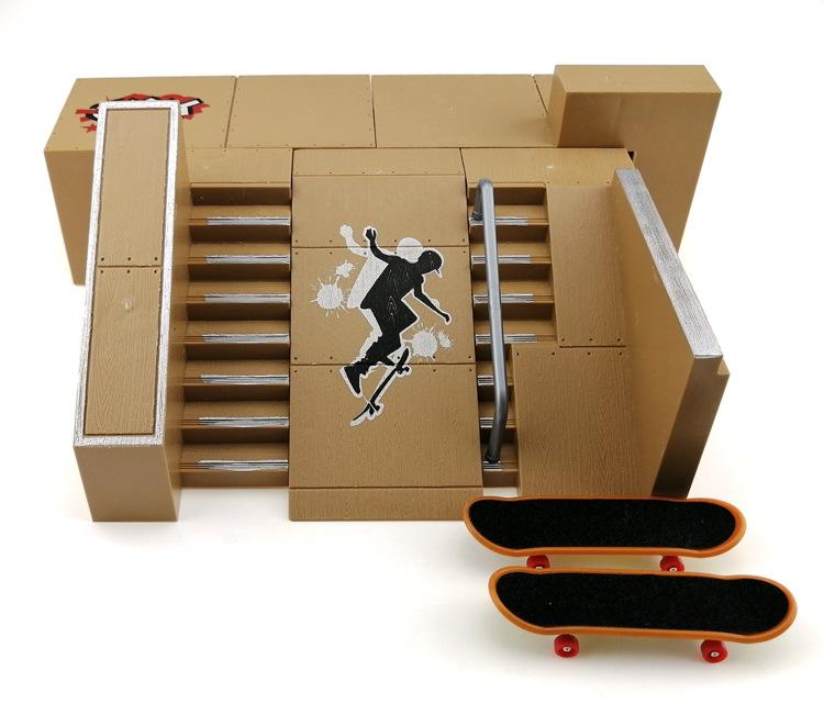 Mini Fingerboard Skate Park Kit Skateboard Finger Toys With 2 Finger Skateboards Skatepark Deck Ramp For Boys Girls Kids Gift