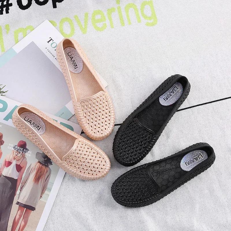 Women's Summer Sandals Flat Work Shoes Nurse Shoes Baotou Soft Bottom Hole Shoes Mother Shoes Non-slip Beach Shoes Peas Shoes