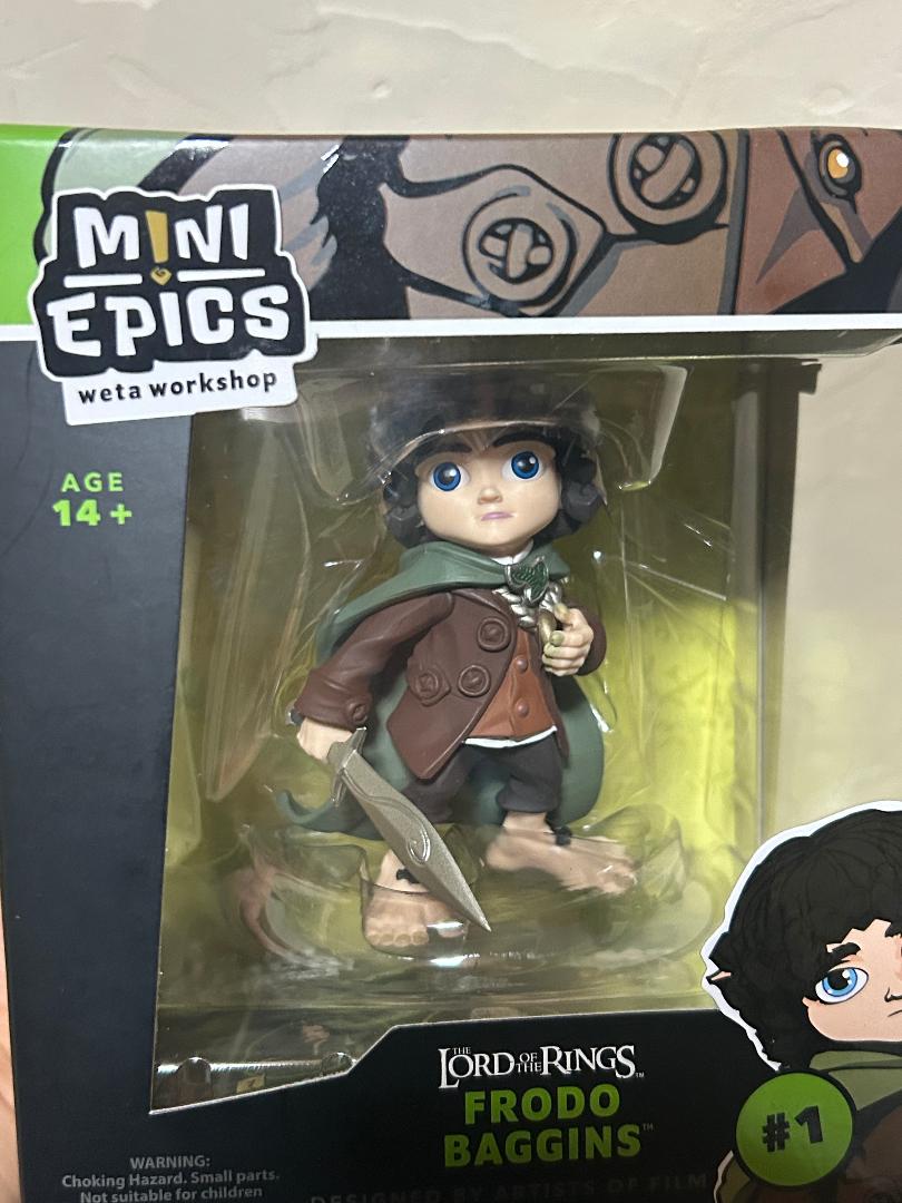 

[USED] Lord of the Rings Frodo Baggins Figure