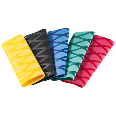 Sada barevně odlišených krytů na rukojeti kuchyňských nožů