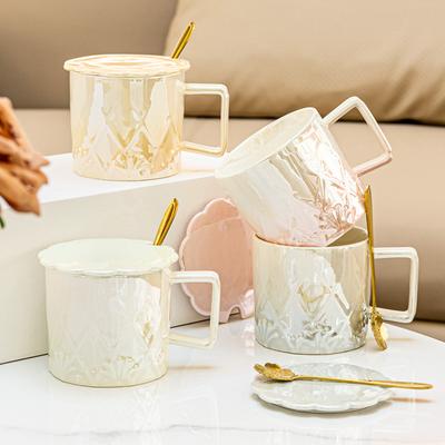 Hochwertige Tasse im leichten Luxusstil, Souvenir, Heimkaffeetasse mit Deckel und Löffel, nordischer Bürokeramikbecherstil