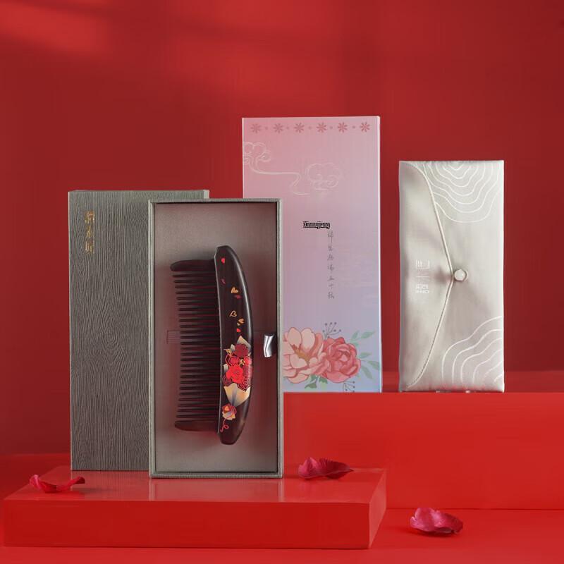 Tan Mujiang Rose Inlaid Sandalwood Comb