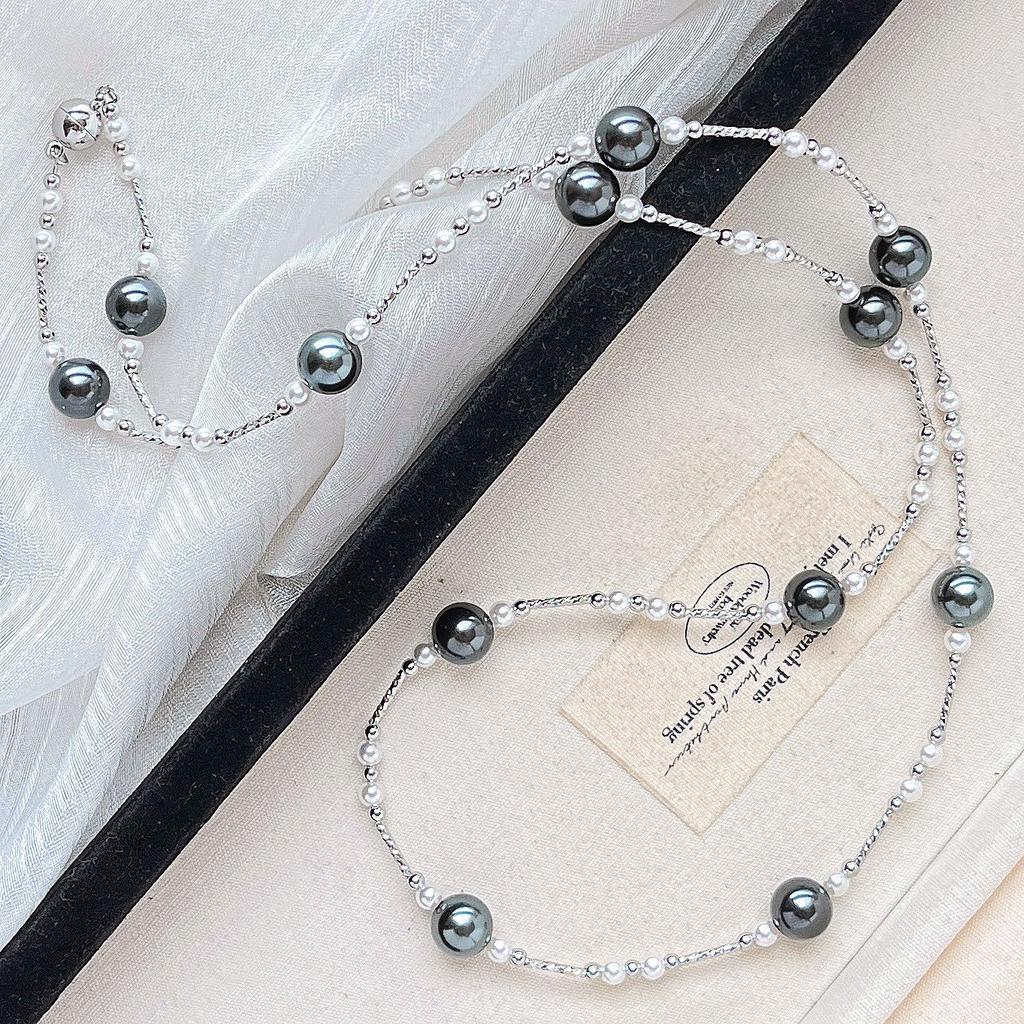 Wind High Quality Mixed Color Cool Black and White Shijia Pearls Maillard Style Necklace Collarbone Chain Necklace Sweater Chain