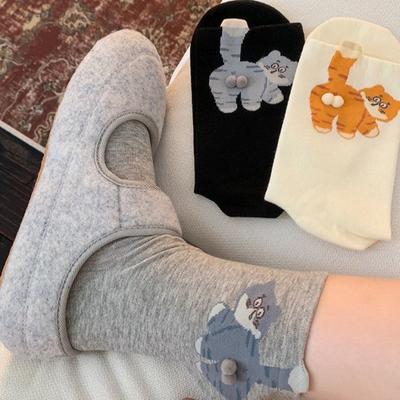 2 Pairs Cat Socks with 3D Balls Funny Cartoon Cat Socks Casual Crew Socks Christmas Birthday Gifts for Cat Lovers Men Women