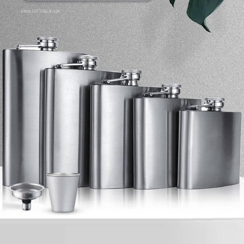 Premium Stainless Steel Hip Flask Lightweight Retro Design For Outdoor Use