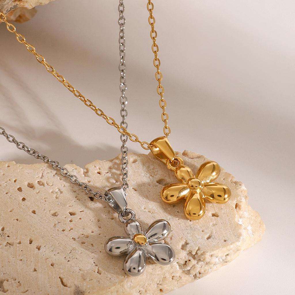 Youthway Color Preservation Stainless Steel Flower Pendant Necklace For Women Gold   Gold-Plated Waterproof Jewelry