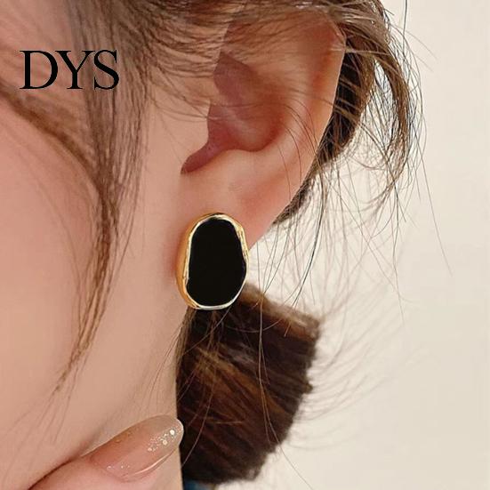 Stud Earrings 1 Pair Women Irregular Geometric Shape Black Retro Lady Smooth Daily Commute Ear Studs Lightweight Jewelry Hong Kong Style