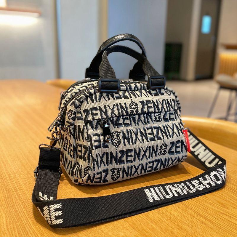 

Popular Lightweight Bag Women 2025 New Super Popular Fashion Casual Women Messenger Bag Western Style All-Match Canvas Carrying [Z letter] 1765