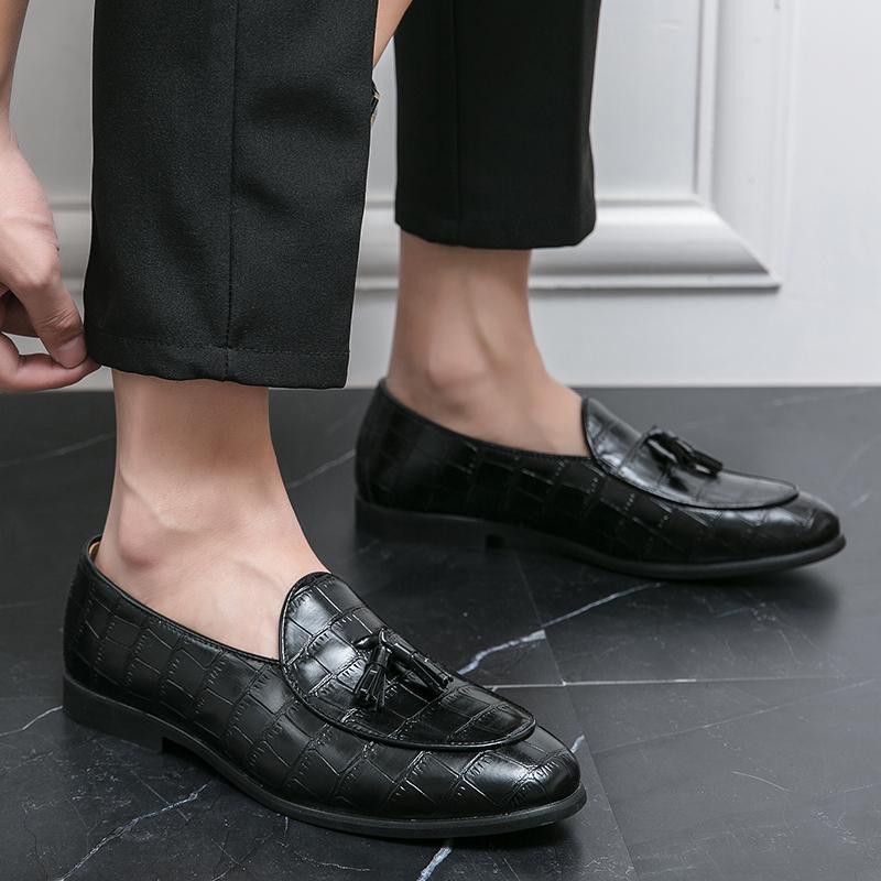 Fashion Casual men's loafers Classic luxury designer style Party or Daily office Black Brown Daily versatile adult leather shoes