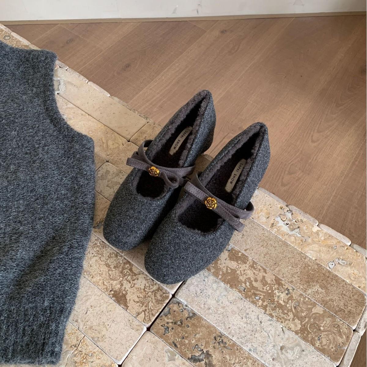 

2025 new Korean version of round head with bow thick medium heel woolen velvet women s Mary Jane single shoes 39 темно-сірий
